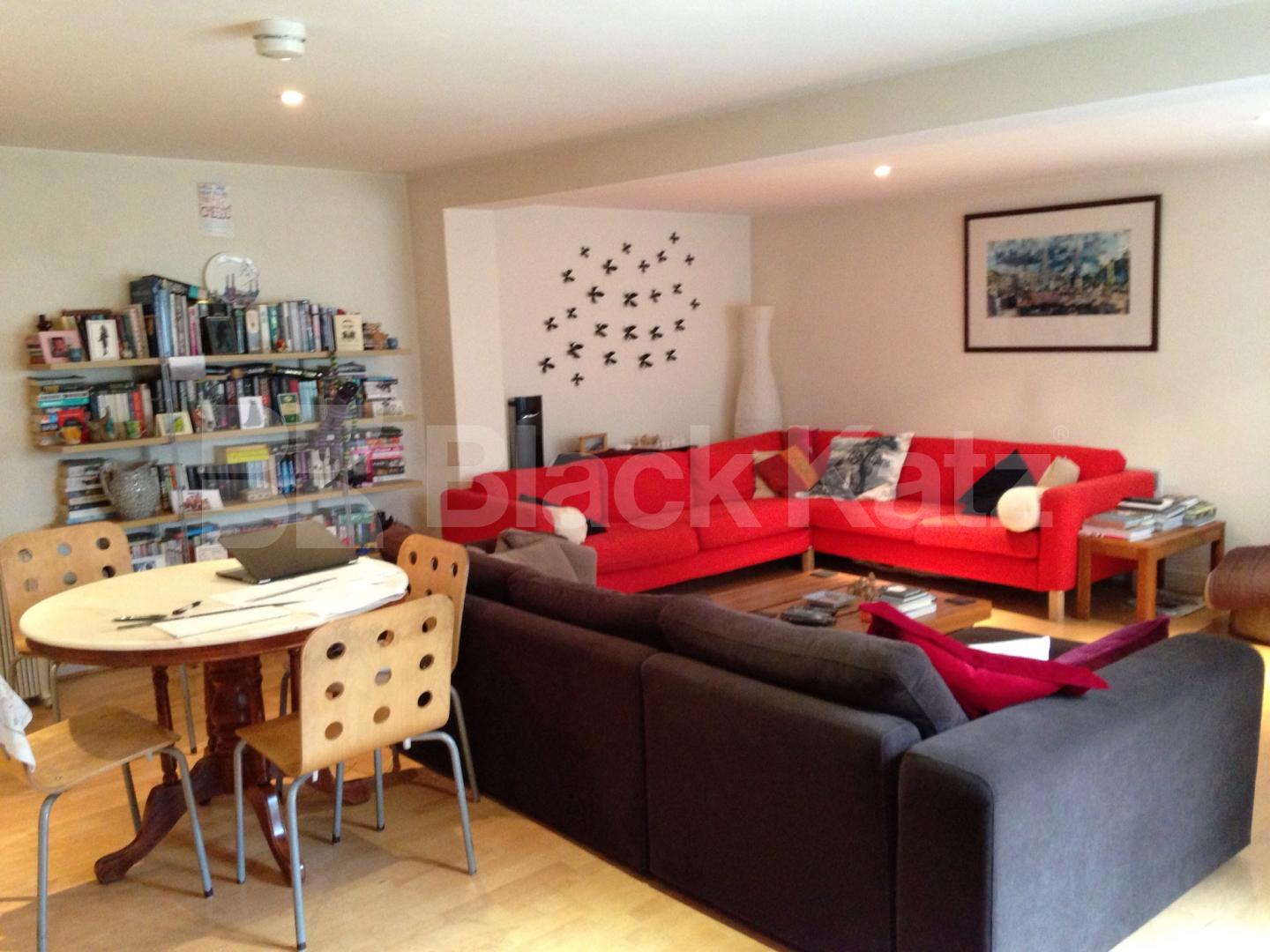 			LET, 2 Bedroom, 1 bath, 1 reception Apartment			 St Johns Hill, Clapham Junction